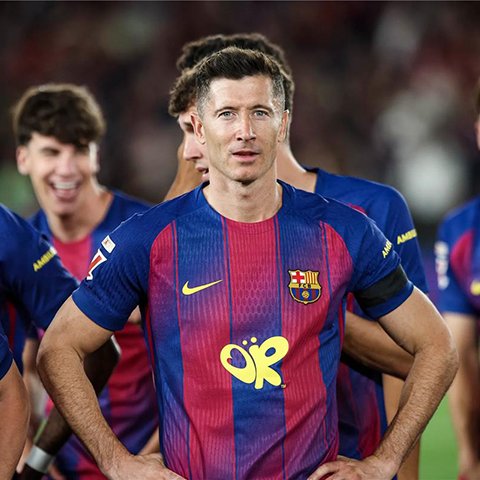 ليفاندوفسكي يودع برشلونة بعد أربعة مواسم حافلة