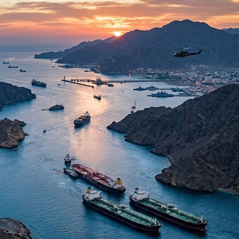 إيران تؤسس هيئة رسمية لإدارة مضيق هرمز الاستراتيجي