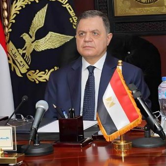 وزير الداخلية يضيف شهادة الاستعلام الأمني لشروط الترخيص المروري