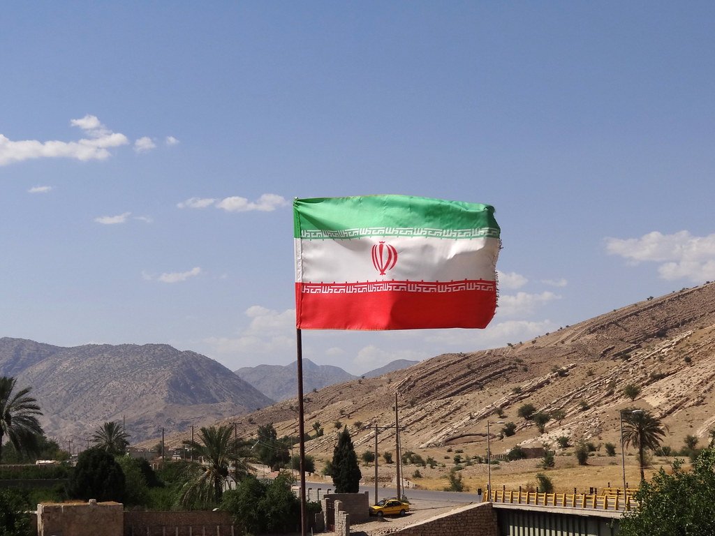 إيران تستعيد الإنترنت جزئياً بعد انقطاع دام 88 يوماً