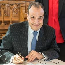 وزير الخارجية المصري يؤكد التضامن الكامل مع الكويت ضد الهجمات