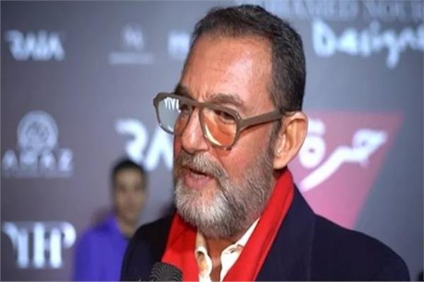شلل وذبحة وغيبوبة.. أزمات صحية تضرب عدداً من الفنانين المصريين